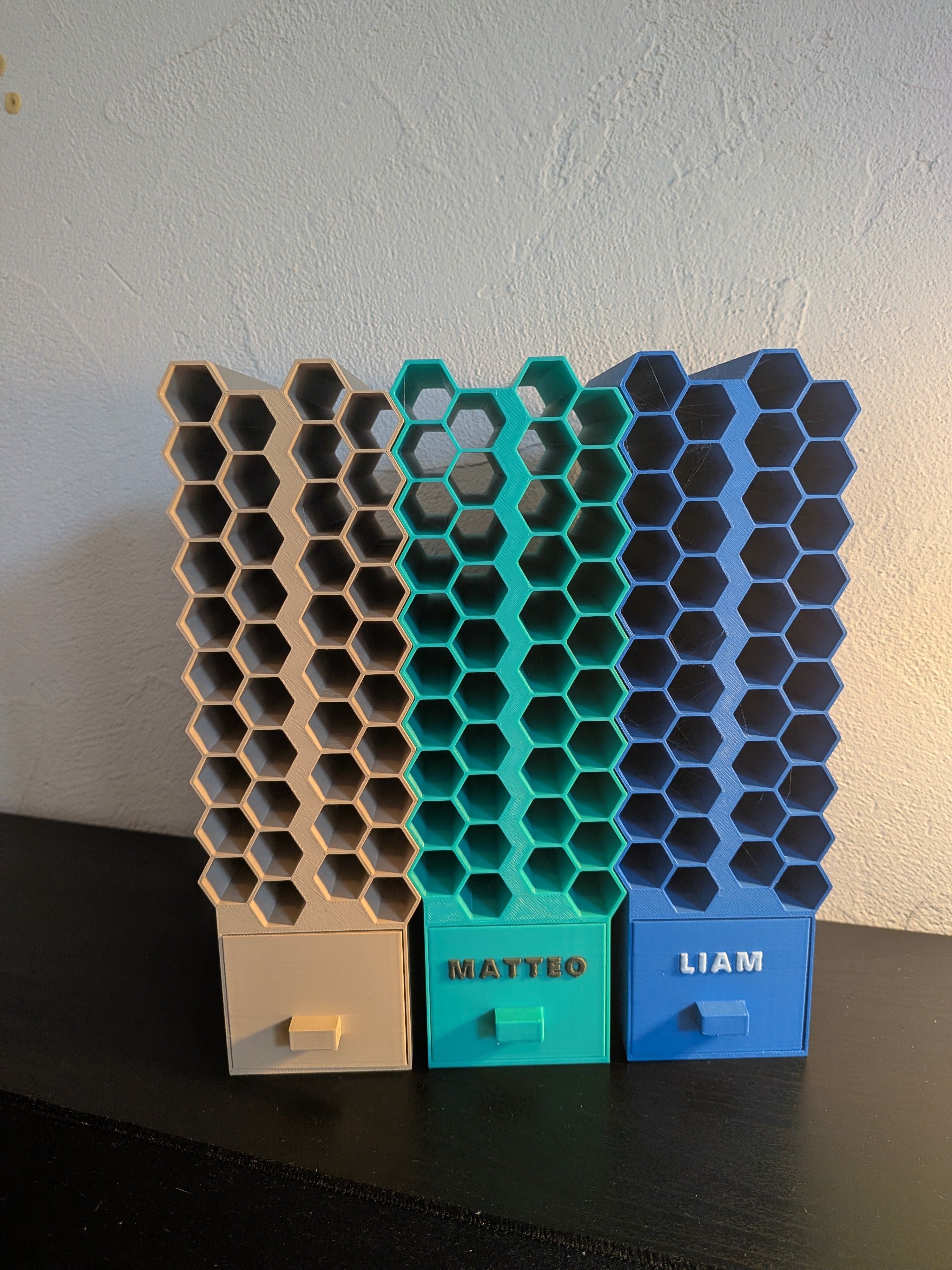 Organisateur Colo’Mystères – Rangement vertical pour feutres