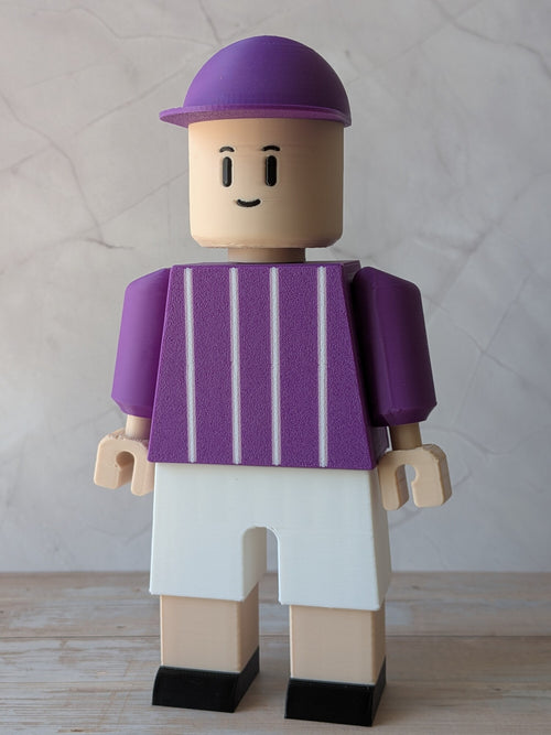 Figurine football personnalisable violette et blanche de 16 cm vue de face