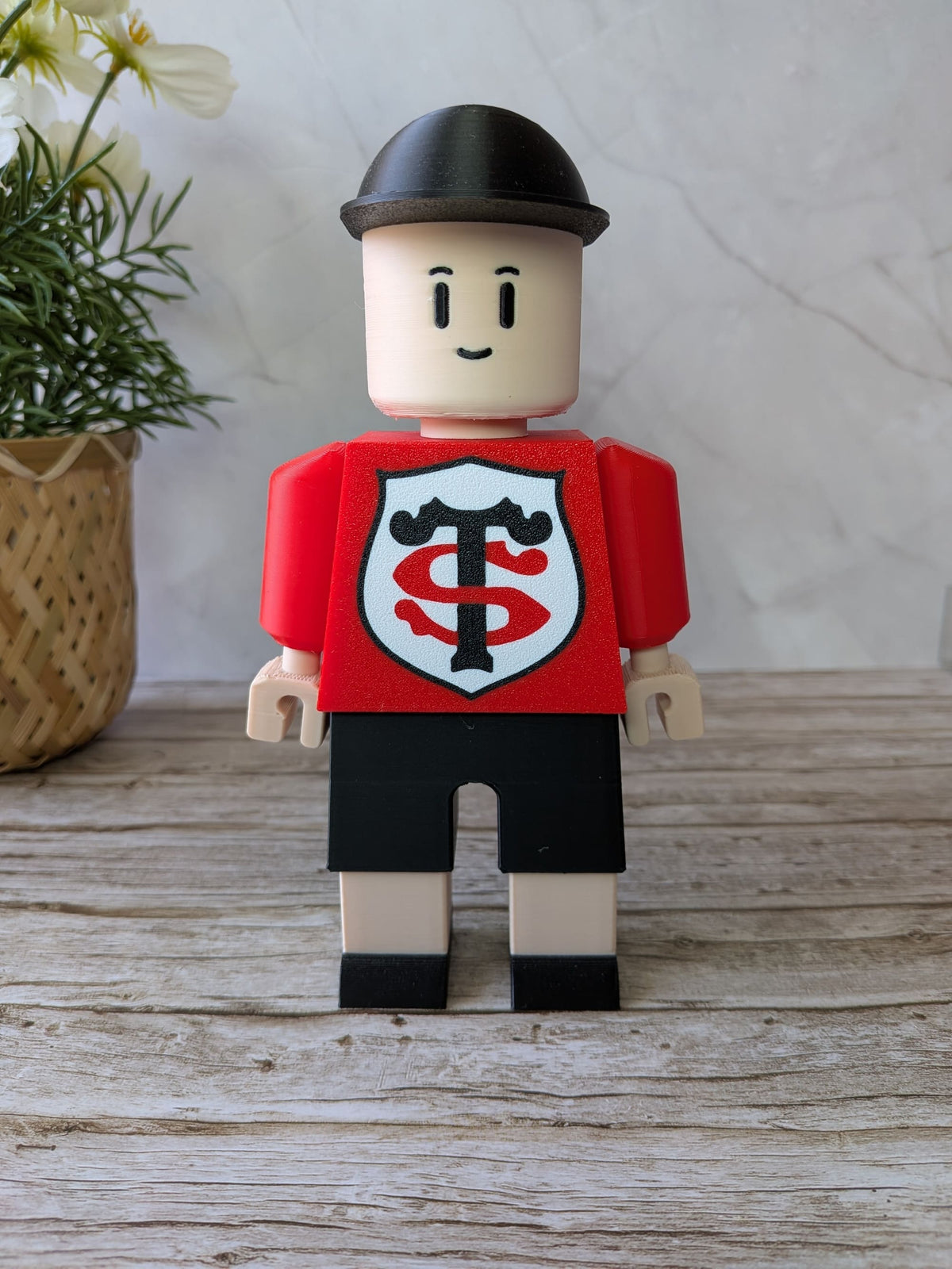 Figurine inspirée du Stade Toulousain vue de face