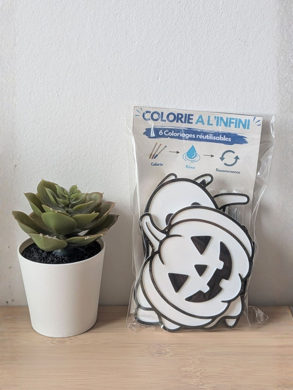 Kit de coloriage Halloween réutilisable pour enfant dans sa pochette
