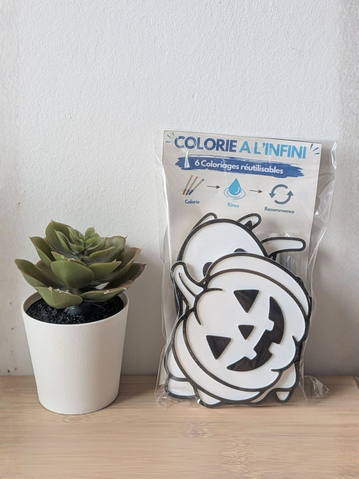 Kit de coloriage Halloween réutilisable pour enfant dans sa pochette