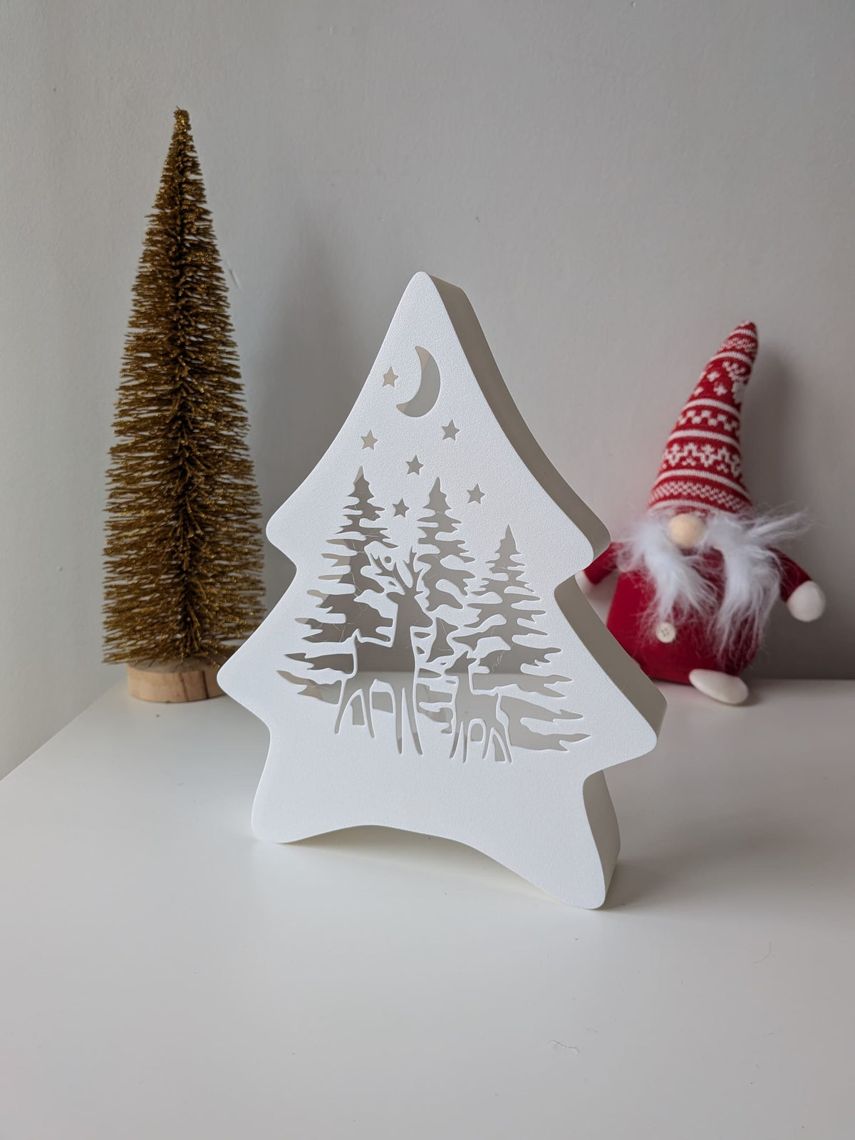 Lanterne de Noël LED en forme de sapin avec décor de forêt illuminé